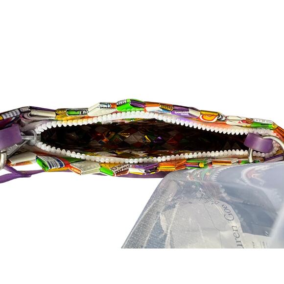 MAL RECYCLED Bag made out of recycled snack wrappers with top zipper close - Picture 8 of 8
